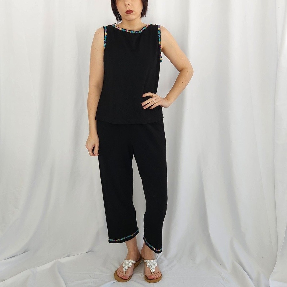90s/Y2K Black with Flower Accents Top and Pants‎ Set